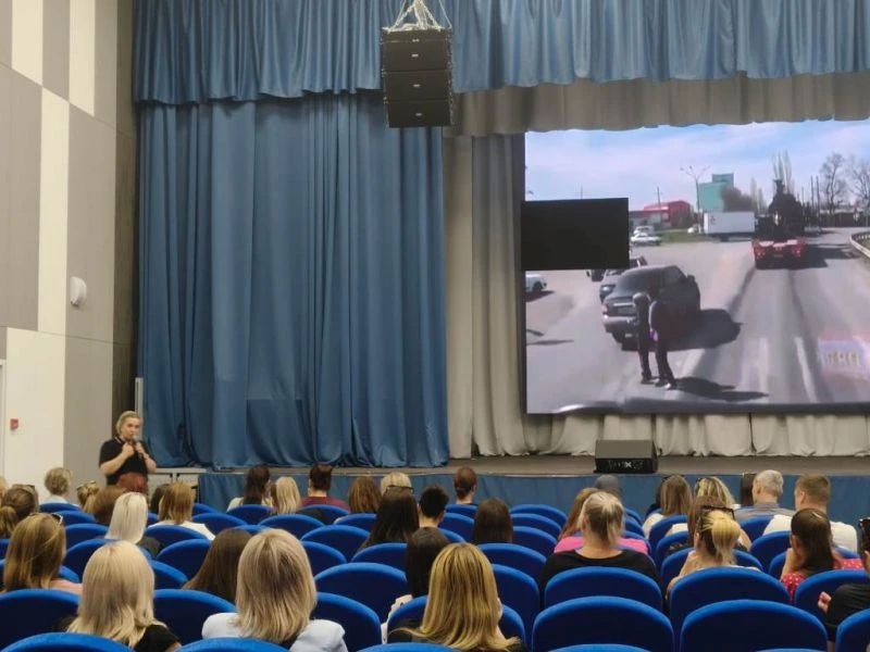 АВТОИНСПЕКТОРЫ И ЮНЫЕ ИНСПЕКТОРЫ ДВИЖЕНИЯ КАБАРДИНО-БАЛКАРИИ ПРОВЕЛИ КОМПЛЕКСНОЕ МЕРОПРИЯТИЕ ПО БЕЗОПАСНОСТИ ДОРОЖНОГО ДВИЖЕНИЯ АВТОИНСПЕКТОРЫ И ЮНЫЕ ИНСПЕКТОРЫ ДВИЖЕНИЯ КАБАРДИНО-БАЛКАРИИ ПРОВЕЛИ КОМПЛЕКСНОЕ МЕРОПРИЯТИЕ ПО БЕЗОПАСНОСТИ ДОРОЖНОГО ДВИЖЕНИЯ