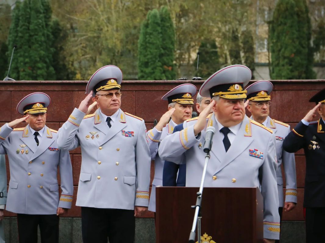 Начальник ГУ МВД России по СКФО Сергей Бачурин принял участие в церемонии открытия Северо-Кавказского института МВД России Начальник ГУ МВД России по СКФО Сергей Бачурин принял участие в церемонии открытия Северо-Кавказского института МВД России