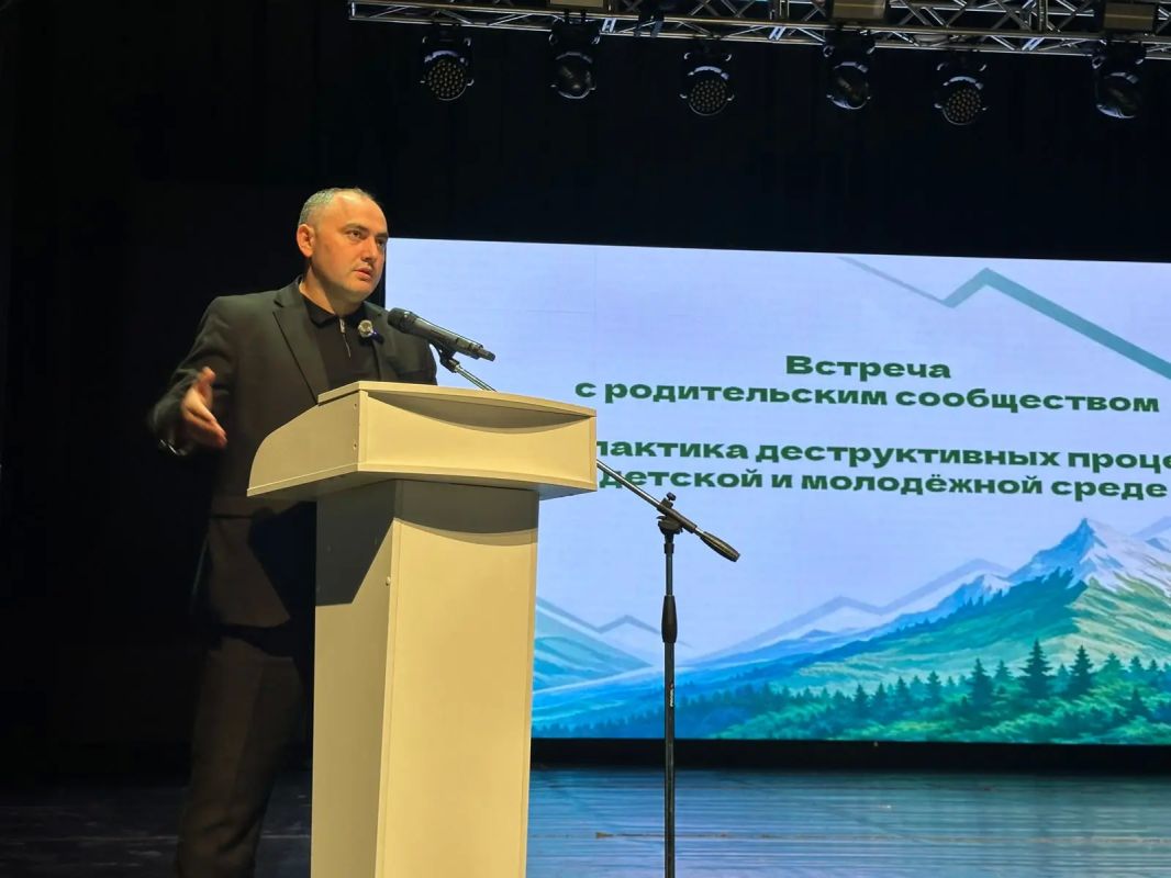 в Нальчике идет встреча с родительским сообществом по профилактике деструктивного поведения в детской и молодежной среде