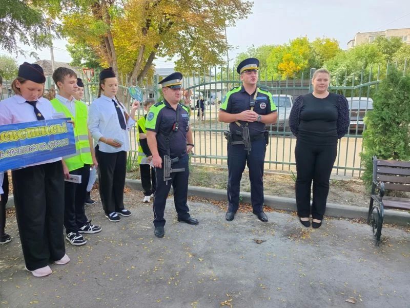 АВТОИНСПЕКТОРЫ И ЮНЫЕ ИНСПЕКТОРЫ ДВИЖЕНИЯ КАБАРДИНО-БАЛКАРИИ ПРОВЕЛИ КОМПЛЕКСНОЕ МЕРОПРИЯТИЕ ПО БЕЗОПАСНОСТИ ДОРОЖНОГО ДВИЖЕНИЯ АВТОИНСПЕКТОРЫ И ЮНЫЕ ИНСПЕКТОРЫ ДВИЖЕНИЯ КАБАРДИНО-БАЛКАРИИ ПРОВЕЛИ КОМПЛЕКСНОЕ МЕРОПРИЯТИЕ ПО БЕЗОПАСНОСТИ ДОРОЖНОГО ДВИЖЕНИЯ
