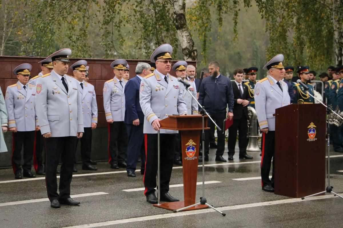 Начальник ГУ МВД России по СКФО Сергей Бачурин принял участие в церемонии открытия Северо-Кавказского института МВД России Начальник ГУ МВД России по СКФО Сергей Бачурин принял участие в церемонии открытия Северо-Кавказского института МВД России