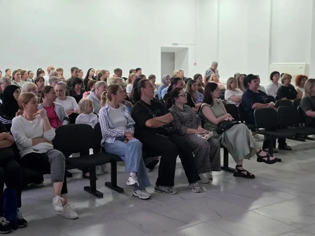 Сотрудники Госавтоинспекции совместно с инспекторами по делам несовершеннолетних Прохладненского района провели встречи с родителями в школах города Прохладного Сотрудники Госавтоинспекции совместно с инспекторами по делам несовершеннолетних Прохладненского района провели встречи с родителями в школах города Прохладного