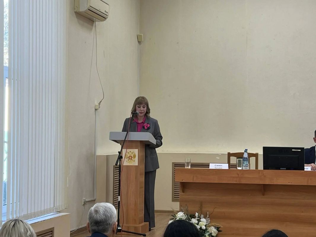 На первой сессии Совета местного самоуправления Майского района 8-го созыва единогласно выбрали Татьяну Саенко главой администрации муниципалитета На первой сессии Совета местного самоуправления Майского района 8-го созыва единогласно выбрали Татьяну Саенко главой администрации муниципалитета