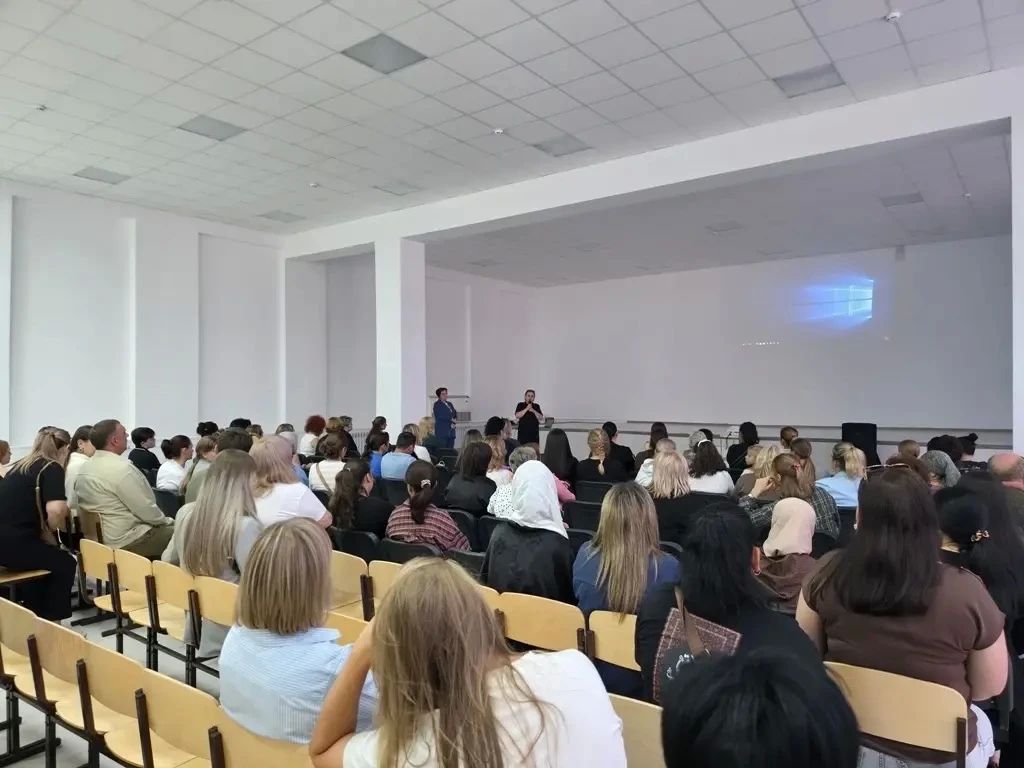 Сотрудники Госавтоинспекции совместно с инспекторами по делам несовершеннолетних Прохладненского района провели встречи с родителями в школах города Прохладного Сотрудники Госавтоинспекции совместно с инспекторами по делам несовершеннолетних Прохладненского района провели встречи с родителями в школах города Прохладного