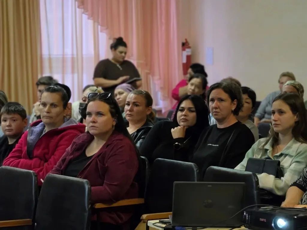 Сотрудники Госавтоинспекции совместно с инспекторами по делам несовершеннолетних Прохладненского района провели встречи с родителями в школах города Прохладного Сотрудники Госавтоинспекции совместно с инспекторами по делам несовершеннолетних Прохладненского района провели встречи с родителями в школах города Прохладного