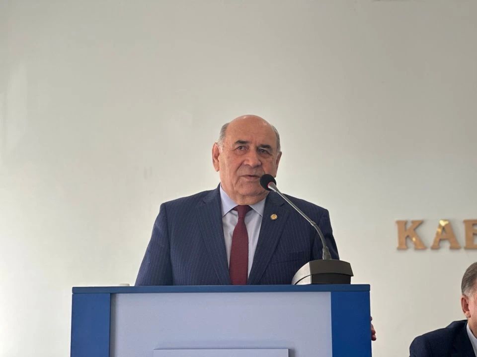 В Нальчике наградили призеров и лауреатов профессиональных конкурсов среди педагогов В Нальчике наградили призеров и лауреатов профессиональных конкурсов среди педагогов