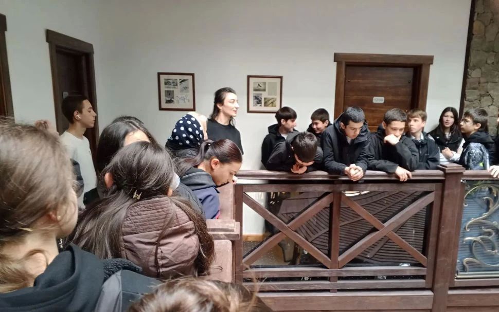 Сфера гостеприимства изнутри: школьники Эльбрусского района побывали в отеле «Семь Вершин»! Сфера гостеприимства изнутри: школьники Эльбрусского района побывали в отеле «Семь Вершин»!