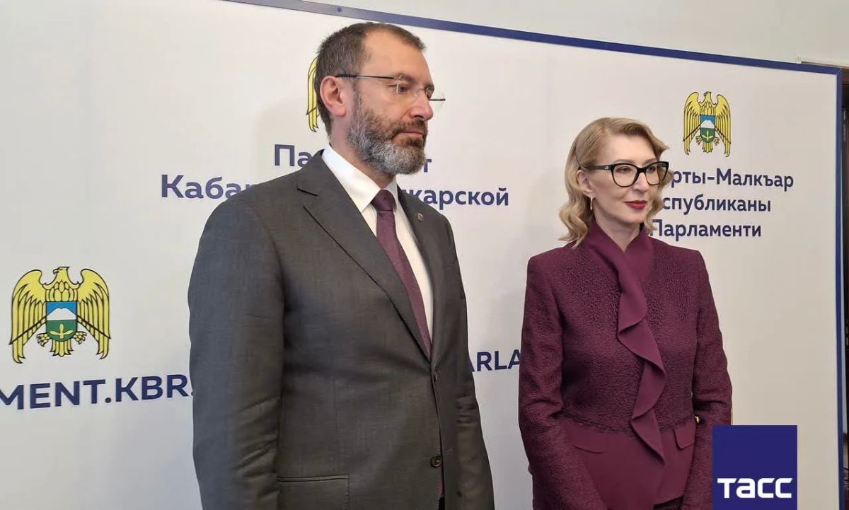Кабардино-Балкария и Иркутская область будут сотрудничать в области туризма, медицины и межнациональных отношений в рамках соглашения, которое впервые подписали заксобрания республик, передает корреспондент ТАСС