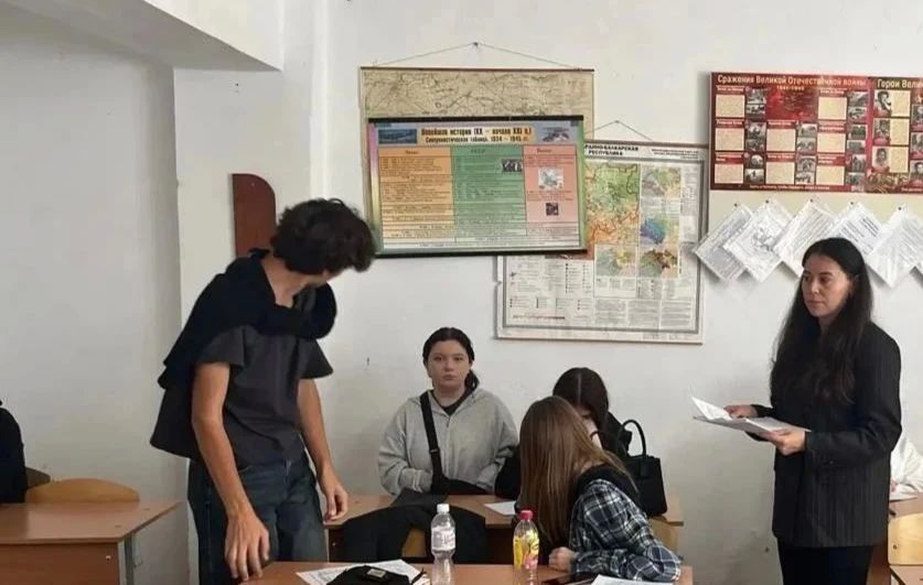 Сотрудники Отдела городского абонемента ГНБ КБР им. Т.К. Мальбахова провели исторический час памяти «На горячих рубежах Кавказа», приуроченный ко Дню освобождения Кавказа от немецко-фашистских захватчиков Сотрудники Отдела городского абонемента ГНБ КБР им. Т.К. Мальбахова провели исторический час памяти «На горячих рубежах Кавказа», приуроченный ко Дню освобождения Кавказа от немецко-фашистских захватчиков