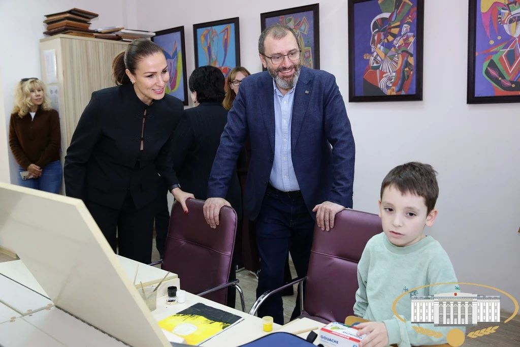 Другой точкой маршрута стала Детская академия творчества "Солнечный город" Министерства просвещения и науки КБР Другой точкой маршрута стала Детская академия творчества "Солнечный город" Министерства просвещения и науки КБР