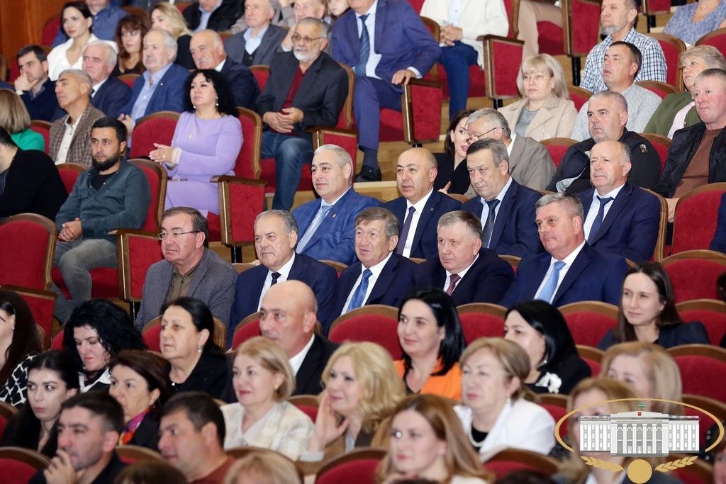 В Нальчике состоялось торжественное мероприятие, приуроченное к Дню работника сельского хозяйства и перерабатывающей промышленности В Нальчике состоялось торжественное мероприятие, приуроченное к Дню работника сельского хозяйства и перерабатывающей промышленности