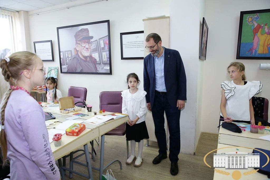 Другой точкой маршрута стала Детская академия творчества "Солнечный город" Министерства просвещения и науки КБР Другой точкой маршрута стала Детская академия творчества "Солнечный город" Министерства просвещения и науки КБР