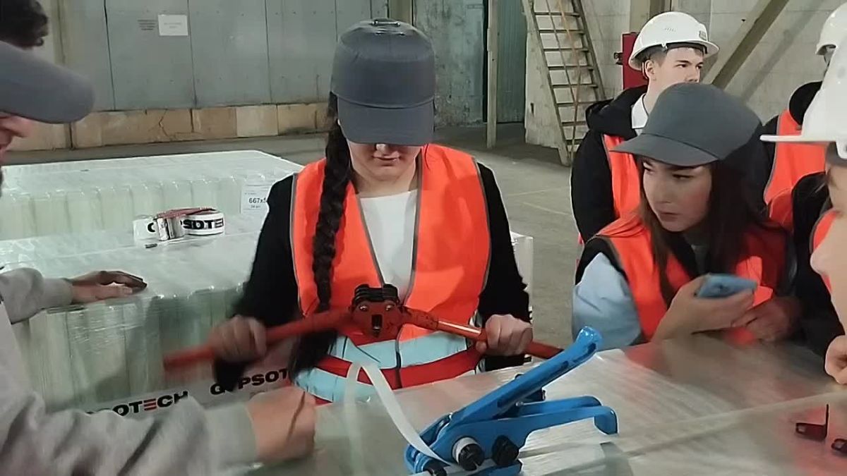 Знакомство с реальным производством: школьники района побывали на экскурсии в ООО «Гипсолит»