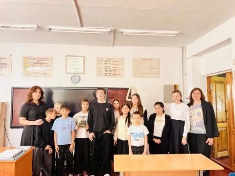 13 октября сотрудники Республиканской юношеской библиотеки им. К. Мечиева провели для учащихся Санаторно-лесной школы №1 урок памяти «Черные дни октября», посвященный Дню памяти сотрудников правоохранительных органов...