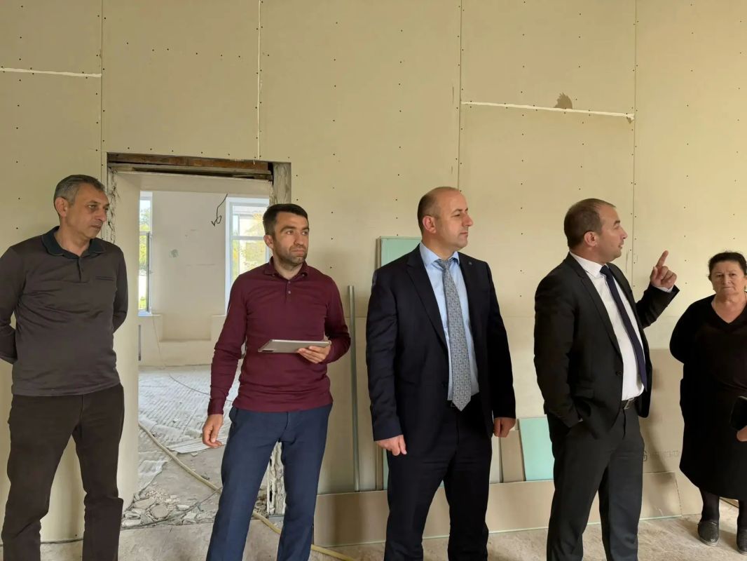 Сегодня вместе с зам. директора Дома молодёжи Залимом Маргушевым побывал в Зольском районе — провели рабочую встречу с новым Главой муниципалитета Муратом Хоконовым Сегодня вместе с зам. директора Дома молодёжи Залимом Маргушевым побывал в Зольском районе — провели рабочую встречу с новым Главой муниципалитета Муратом Хоконовым