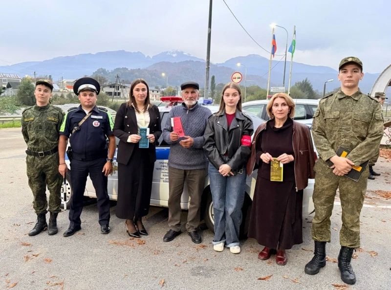 В курортном районе Кабардино-Балкарии сотрудники полиции, общественники и кадеты провели вечерний рейд безопасности В курортном районе Кабардино-Балкарии сотрудники полиции, общественники и кадеты провели вечерний рейд безопасности