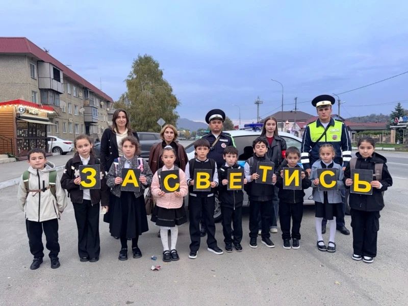 В курортном районе Кабардино-Балкарии сотрудники полиции, общественники и кадеты провели вечерний рейд безопасности В курортном районе Кабардино-Балкарии сотрудники полиции, общественники и кадеты провели вечерний рейд безопасности