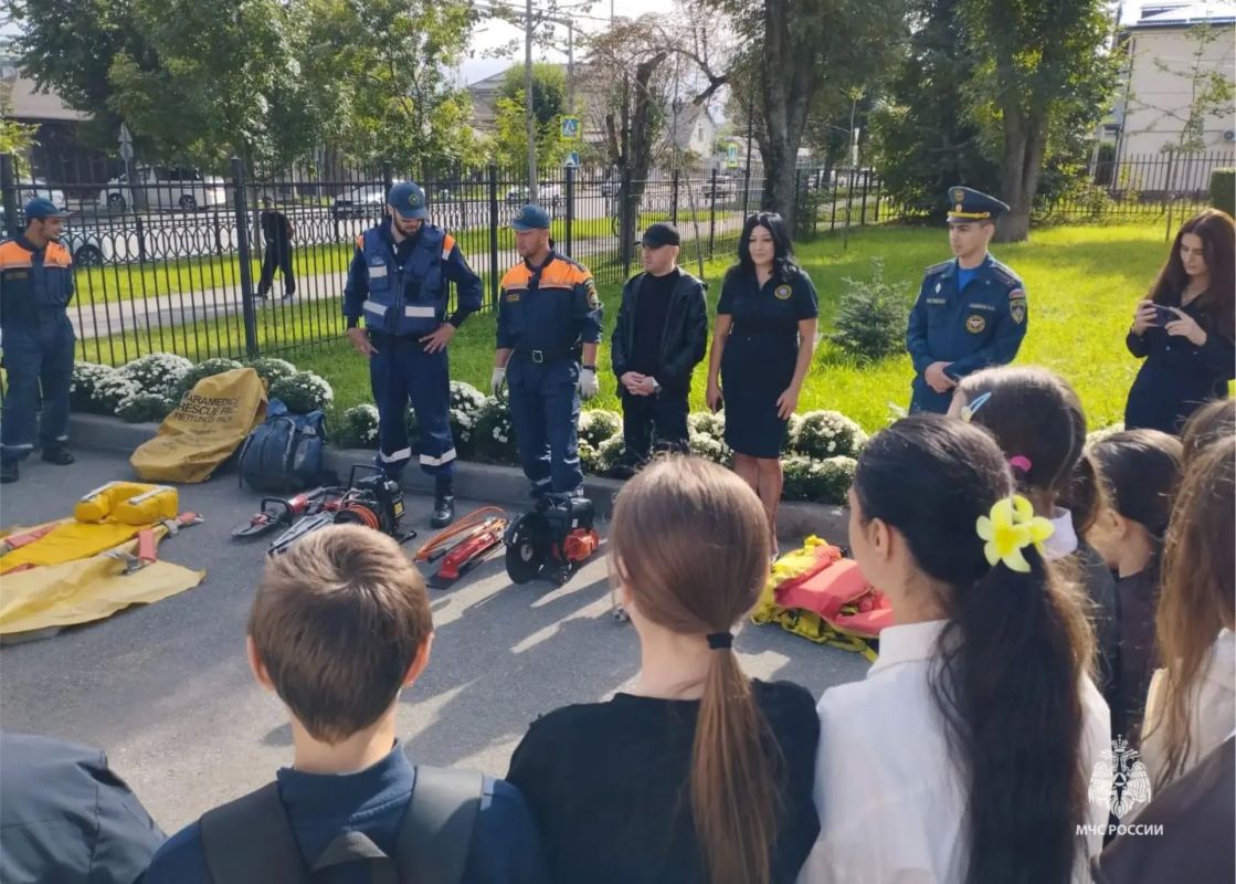 В гимназии №1 г. Нальчик прошел открытый урок по гражданской обороне В гимназии №1 г. Нальчик прошел открытый урок по гражданской обороне