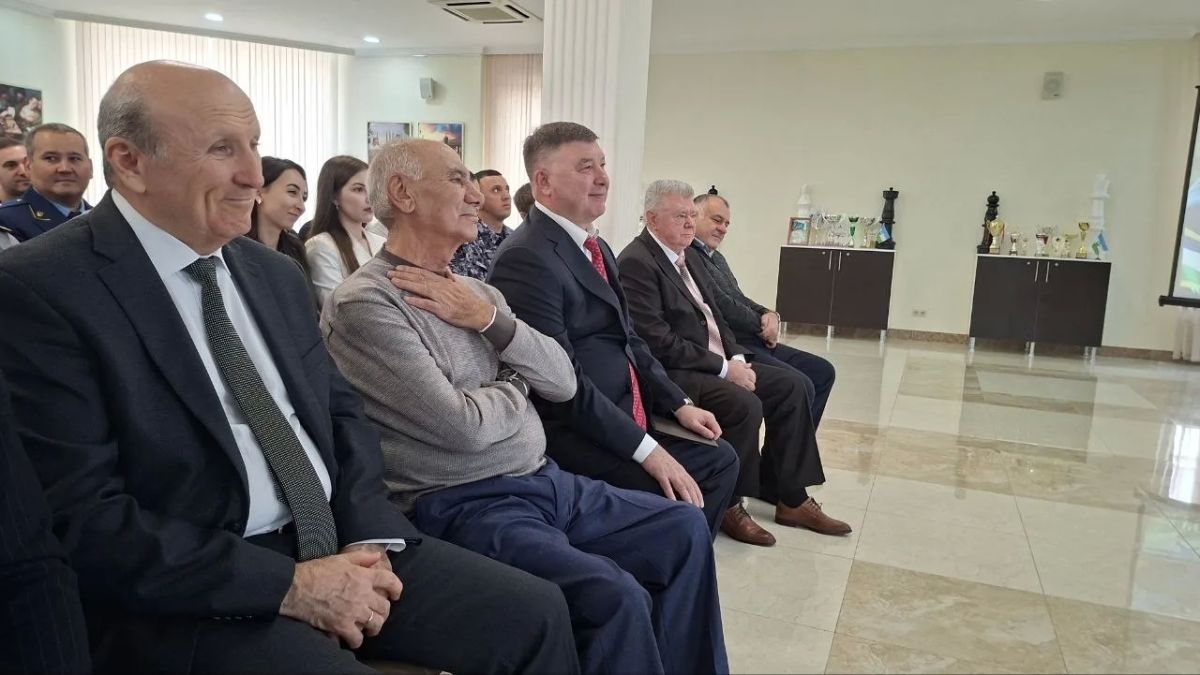 В Нальчике, в шахматнрй школе "Каисса", проходит шахматный турнир среди представителей силовых структур КБР, посвященный 85-летию со дня рождения первого Президента Кабардино-Балкарии Валерия Кокова В Нальчике, в шахматнрй школе "Каисса", проходит шахматный турнир среди представителей силовых структур КБР, посвященный 85-летию со дня рождения первого Президента Кабардино-Балкарии Валерия Кокова