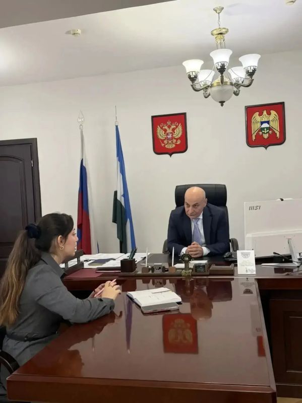 В Минтруде КБР состоялась встреча с представителями Молодёжного правительства республики В Минтруде КБР состоялась встреча с представителями Молодёжного правительства республики