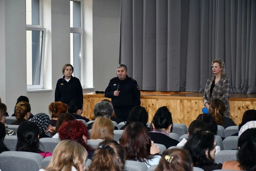 КАК ЗАЩИТИТЬ МОЛОДЕЖЬ ОТ НАРКОУГРОЗЫ - В НАЛЬЧИКЕ ОБСУДИЛИ НОВЫЕ ПОДХОДЫ К ПРОФИЛАКТИКЕ КАК ЗАЩИТИТЬ МОЛОДЕЖЬ ОТ НАРКОУГРОЗЫ - В НАЛЬЧИКЕ ОБСУДИЛИ НОВЫЕ ПОДХОДЫ К ПРОФИЛАКТИКЕ