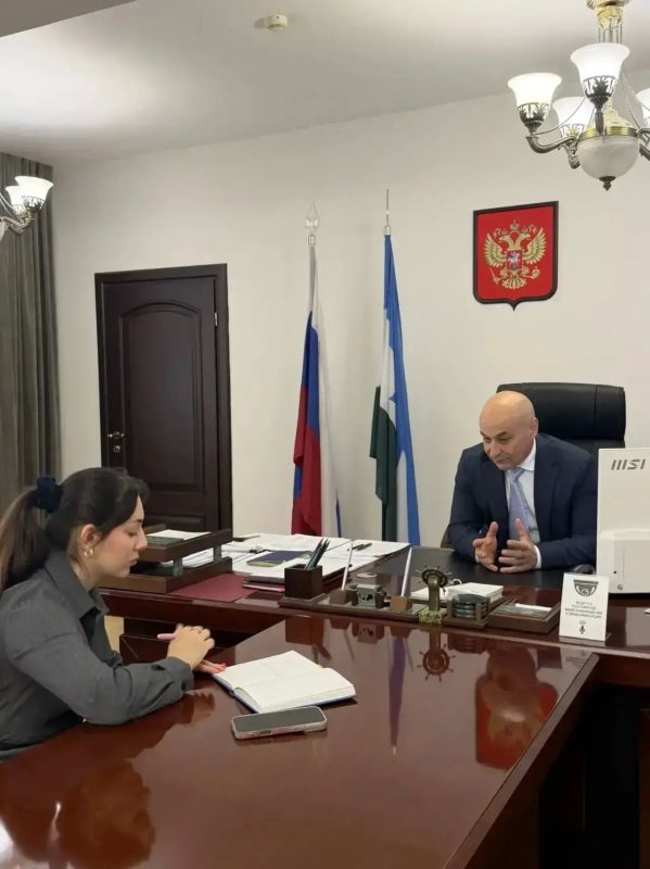 В Минтруде КБР состоялась встреча с представителями Молодёжного правительства республики В Минтруде КБР состоялась встреча с представителями Молодёжного правительства республики