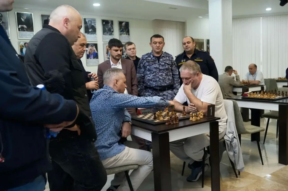 Команда МЧС Кабардино-Балкарии в тройке лучших в турнире по шахматам Команда МЧС Кабардино-Балкарии в тройке лучших в турнире по шахматам