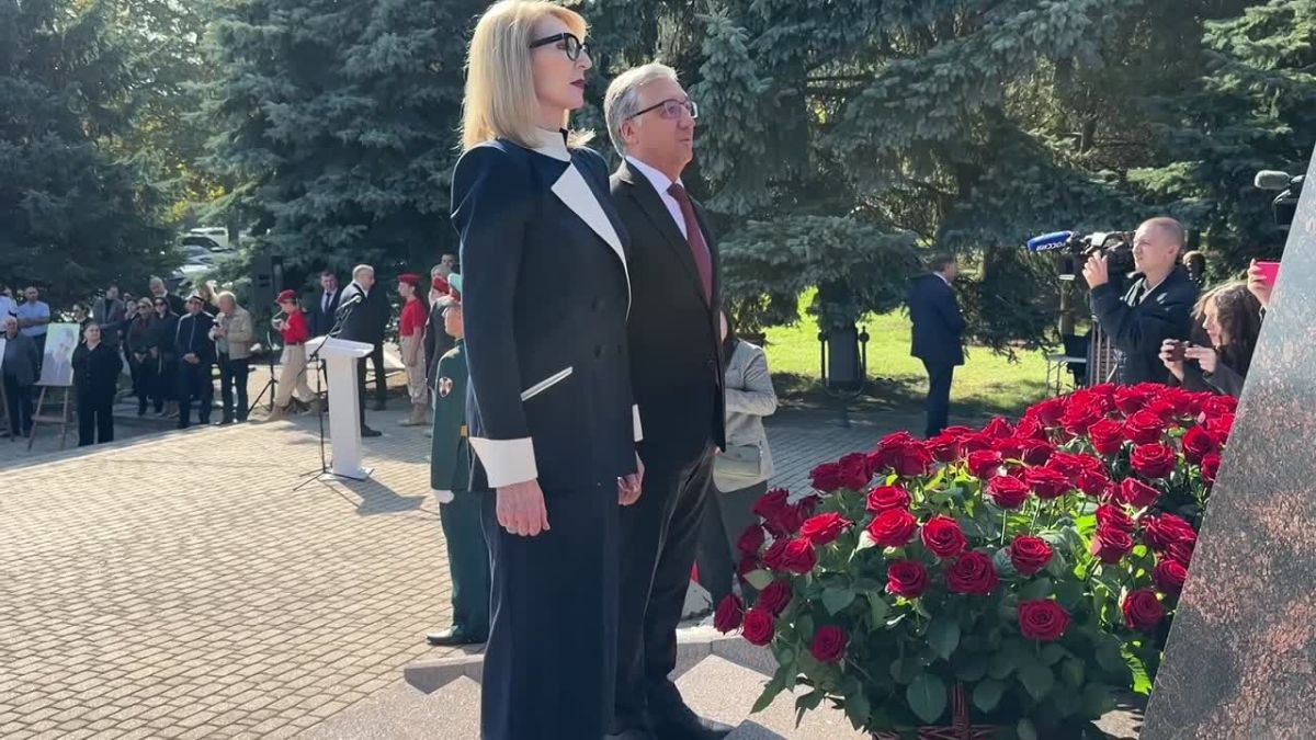 Сегодня исполняется 85 лет со дня рождения выдающегося государственного деятеля, первого Президента Кабардино-Балкарской Республики Валерия Мухамедовича Кокова