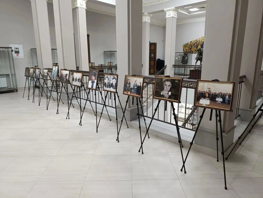 В Национальном музее КБР открылась фотовыставка, посвящённая 85-летию со дня рождения первого Президента КБР Валерия Мухамедовича Кокова В Национальном музее КБР открылась фотовыставка, посвящённая 85-летию со дня рождения первого Президента КБР Валерия Мухамедовича Кокова