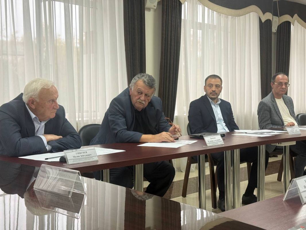 В Министерстве транспорта и дорожного хозяйства КБР состоялось заседание Общественного совета В Министерстве транспорта и дорожного хозяйства КБР состоялось заседание Общественного совета