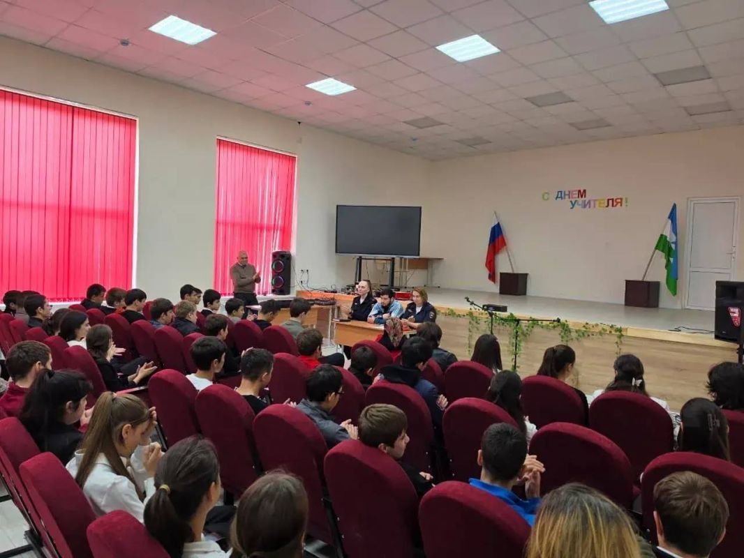 Полицейские Урванского и Черекского районов провели профилактические мероприятия со школьниками по вопросам детской безопасности Полицейские Урванского и Черекского районов провели профилактические мероприятия со школьниками по вопросам детской безопасности