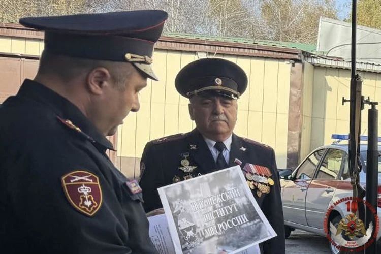 В Нальчике сотрудники вневедомственной охраны Росгвардии провели День открытых дверей для школьников В Нальчике сотрудники вневедомственной охраны Росгвардии провели День открытых дверей для школьников