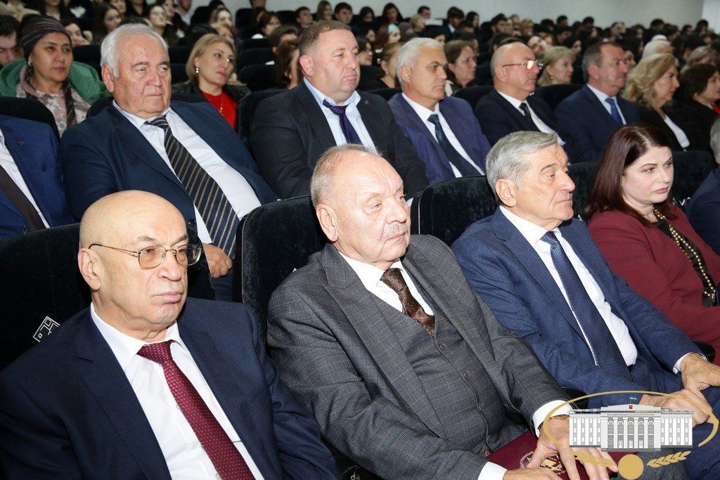 Сегодня в Доме молодежи состоялось торжественное мероприятие, посвящённое 45-летию Кабардино-Балкарского государственного аграрного университета имени В.М. Кокова и 85-летию со дня рождения первого Президента... Сегодня в Доме молодежи состоялось торжественное мероприятие, посвящённое 45-летию Кабардино-Балкарского государственного аграрного университета имени В.М. Кокова и 85-летию со дня рождения первого Президента...