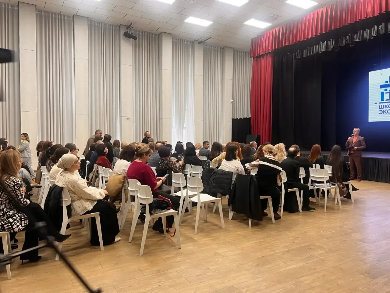 В Театре юного зрителя проходит презентация воспитательно-образовательного проекта