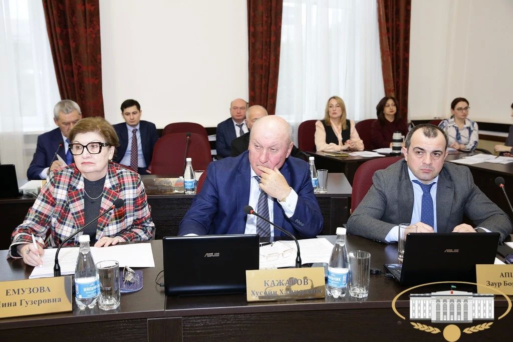 Под председательством руководителя Парламента КБР Татьяны Егоровой состоялось очередное заседание президиума законодательного органа, в ходе которого рассмотрено более двадцати вопросов Под председательством руководителя Парламента КБР Татьяны Егоровой состоялось очередное заседание президиума законодательного органа, в ходе которого рассмотрено более двадцати вопросов