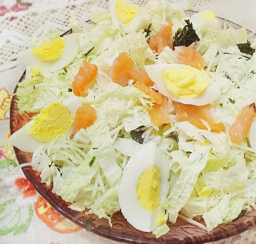 Салат с пекинской капустой и горбушей: легкость и свежесть на вашем столе!