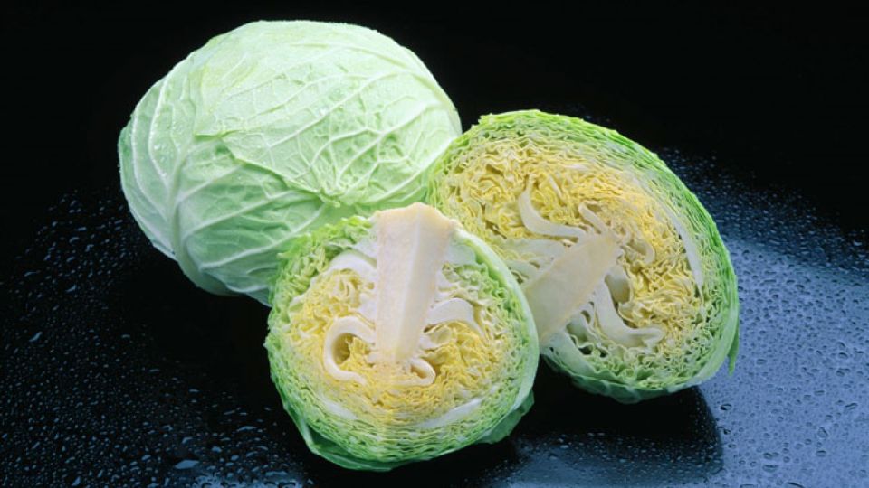 Бабушкина хитрость: вот как засолить вкуснейшую капусту всего за день