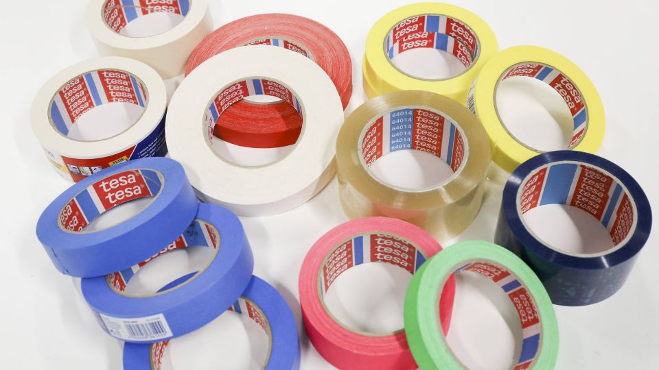 Отыщете край любого прозрачного скотча в два счета: поможет нехитрый трюк