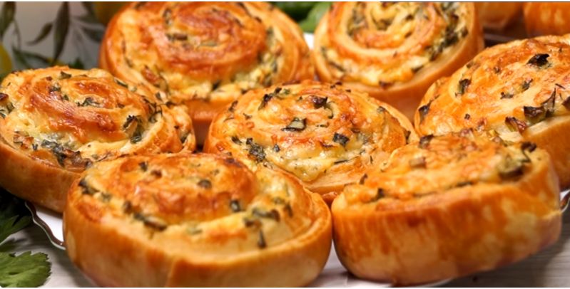 Невероятные завитушки с луком и чесноком: идеальный перекус на каждый день