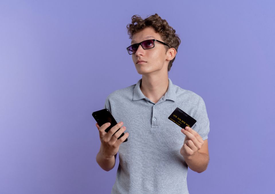 Когда ваши деньги становятся заложниками банка: сколько ждать разблокировки?