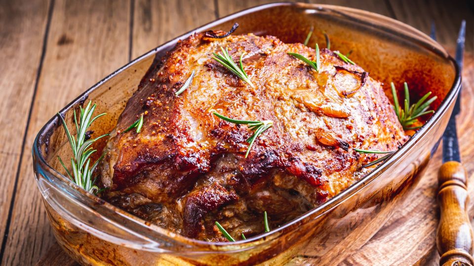 Свинина больше не выйдет жесткой: шеф-повар раскрыл главный секрет готовки