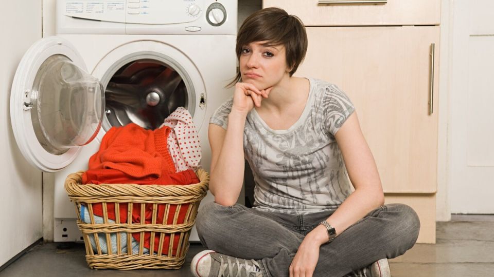 Станет как новая: что делать, если вещь окрасилась после стирки