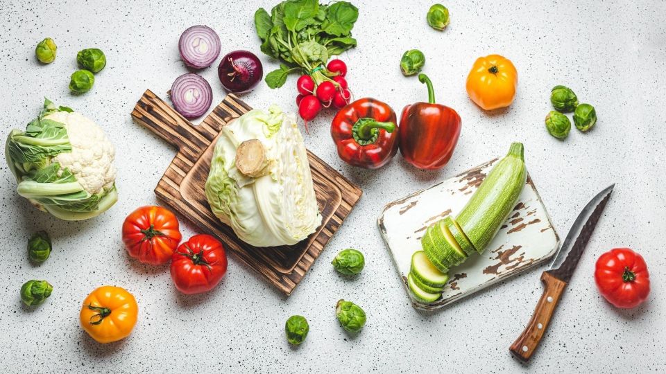 Этим новым витамином лечат гастрит и язву: вот в каких овощах он содержится