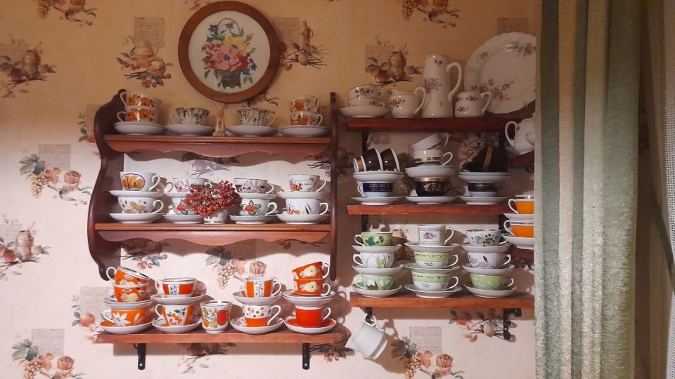 Авито: незаменимый помощник в поиске винтажного фарфора