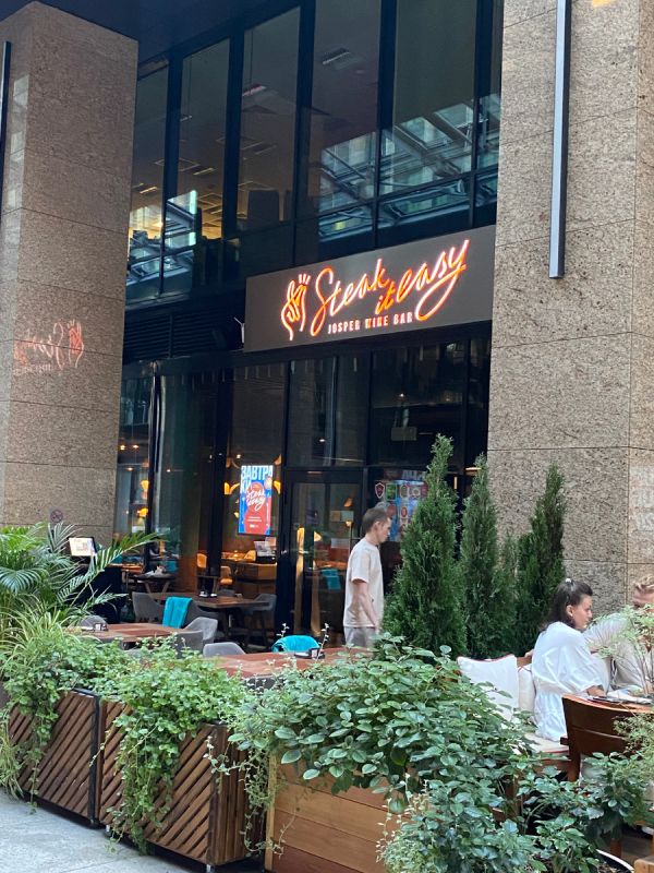 Воскресный бранч: вкусный прорыв в Steak it Easy