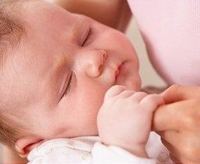 Что должен уметь ваш малыш в первый год жизни: 12 удивительных этапов развития